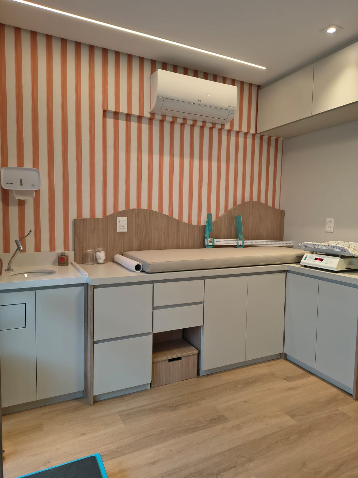 Detalhes do primeiro consultório pediátrico